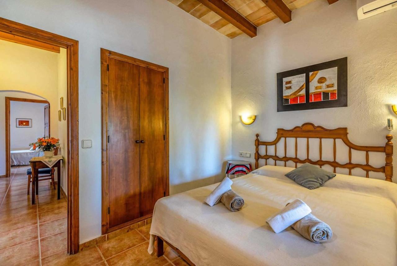 Isabel Mallorca Villa Pollensa